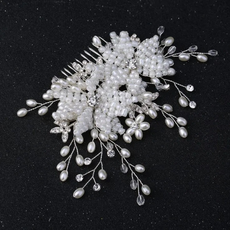 Проводная расческа для волос расшитая бисером цветами стразами жемчугом