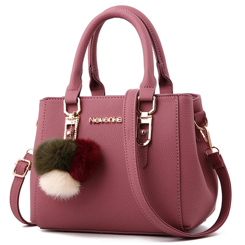 Новая женская сумка с буквенным принтом помпонами из меха тисненая через плечо