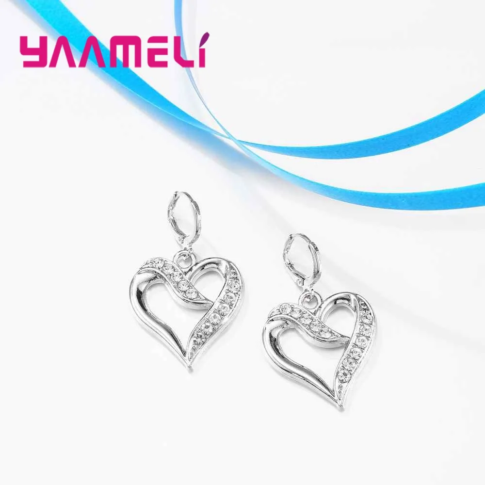 Классический женский набор серебряных ювелирных украшений с круглым цирконом