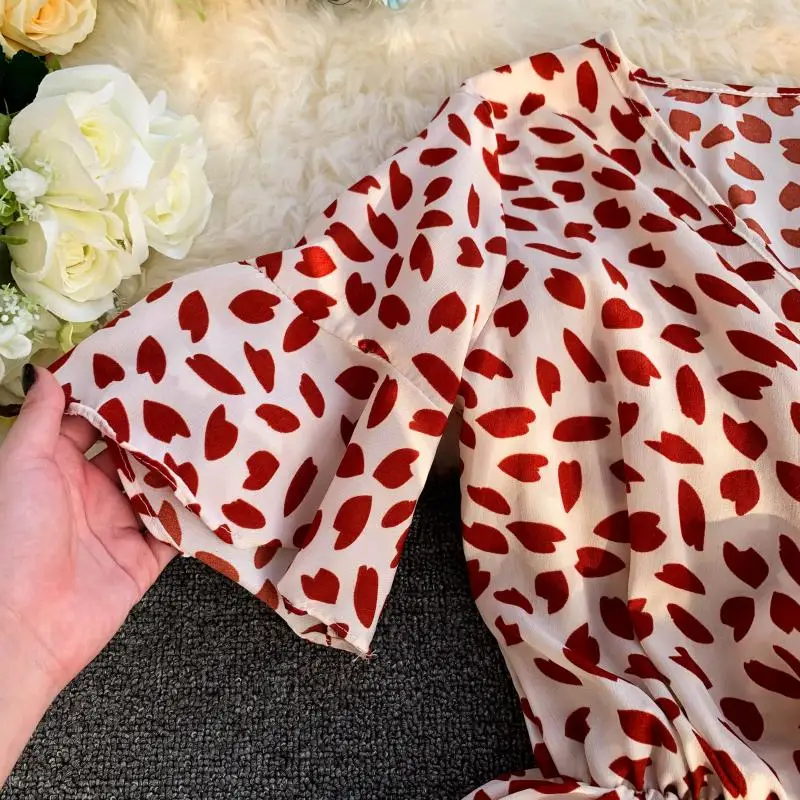 Пляжный комбинезон с принтом растений треугольный вырез расклешенный рукав пояс