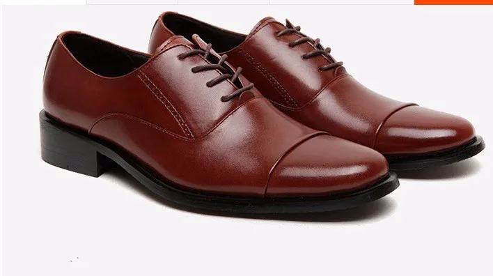 Модная кожаная обувь с микрофиброй для мужчин цвет черный бежевый оксфорды офиса