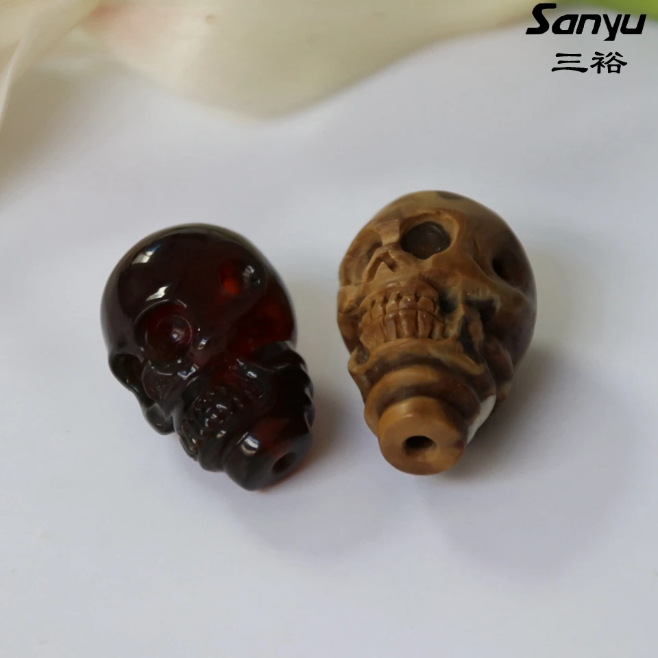 Череп головы три креста бисера + burmite Бирманский натуральный янтарь