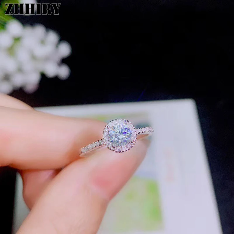 ZHHIRY Подлинная Moissanite кольцо из стерлингового серебра 925 для женщин кольца 0.5ct 5 мм D VVS1 Круглый вырез с сертификатом ювелирные изделия