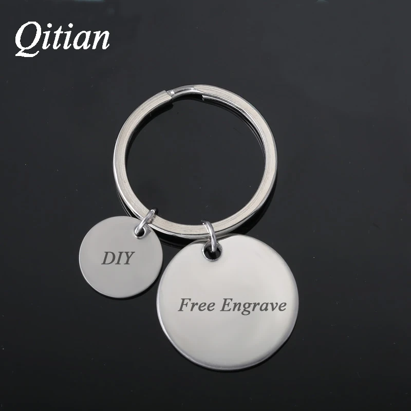 Qitian бесплатно выгравированное имя круглые брелки из нержавеющей стали