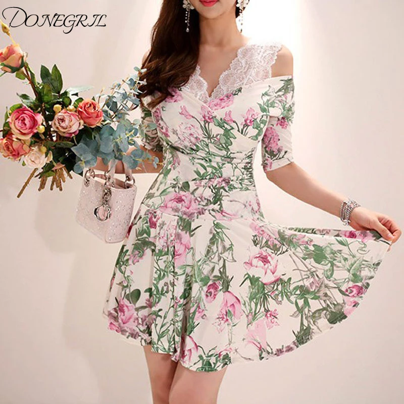 2020 spring new ladies temperament V-neck lace waist pocket hip print dress female | Женская одежда