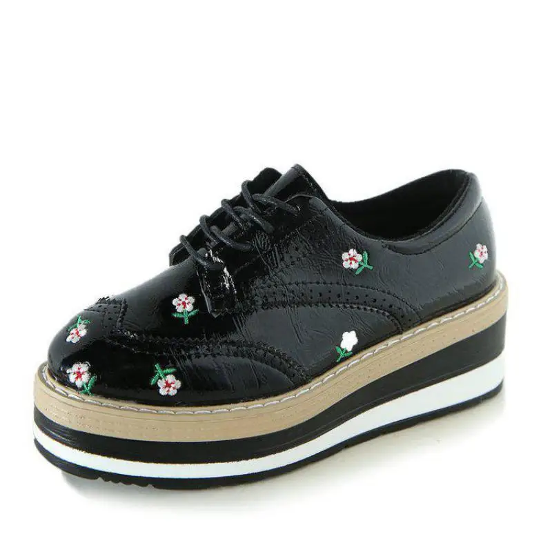 2017 г. Весенняя модная повседневная обувь с вышивкой на плоской подошве круглым