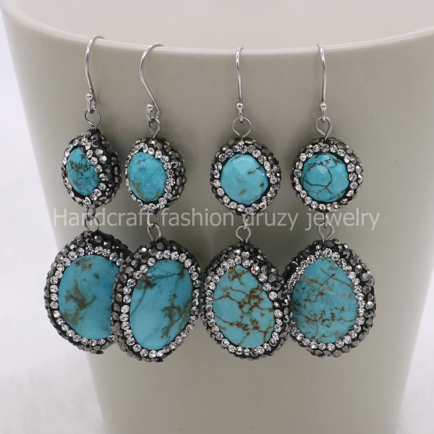 Серьги-подвески из натурального зеленого камня с круглым зеленым камнем