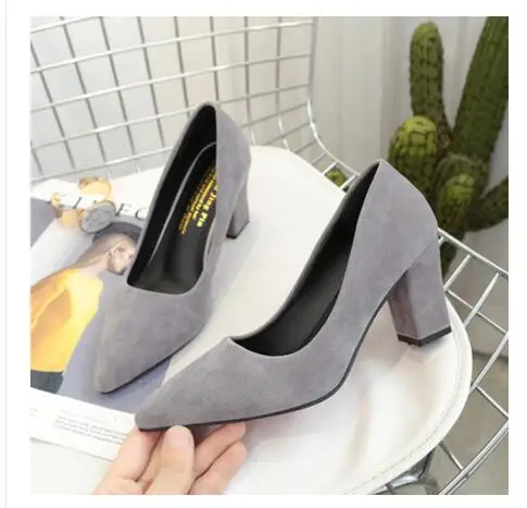 2018 new black high-heeled shoes with heels and a pair of professional ol. | Обувь