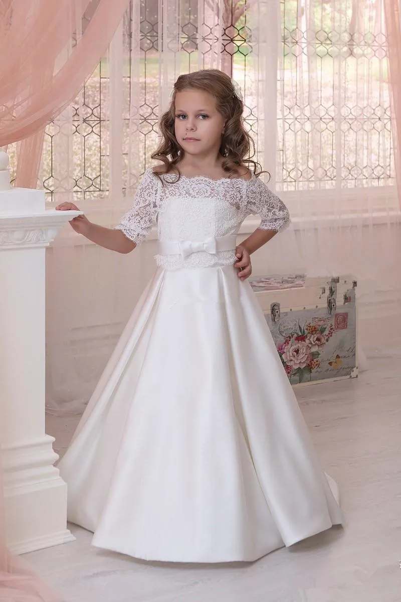 Сатиновое платье трапециевидной формы цвета слоновой кости с цветочным узором