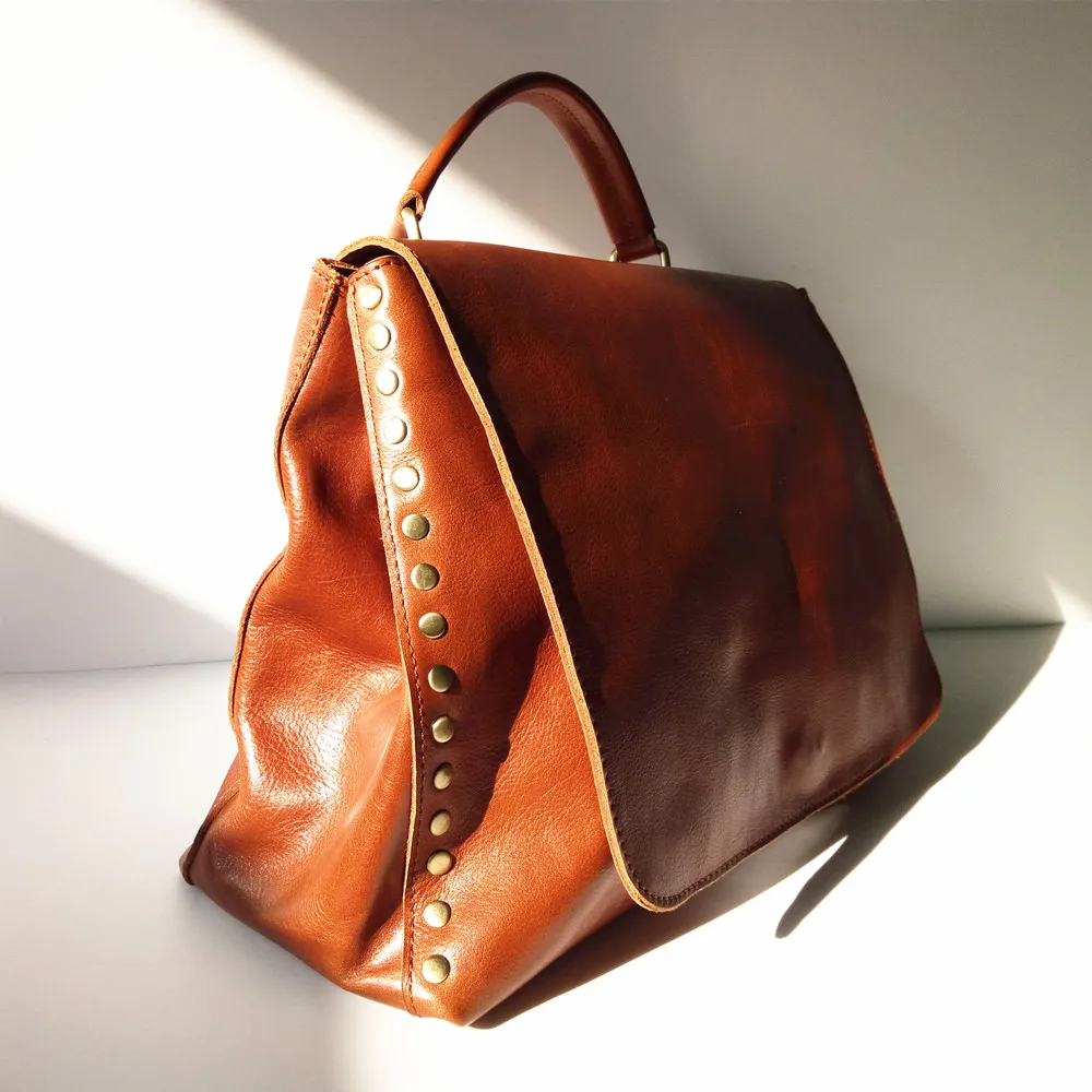 Новинка 2018 женская сумка из натуральной кожи с заклепками на одно плечо коровьей