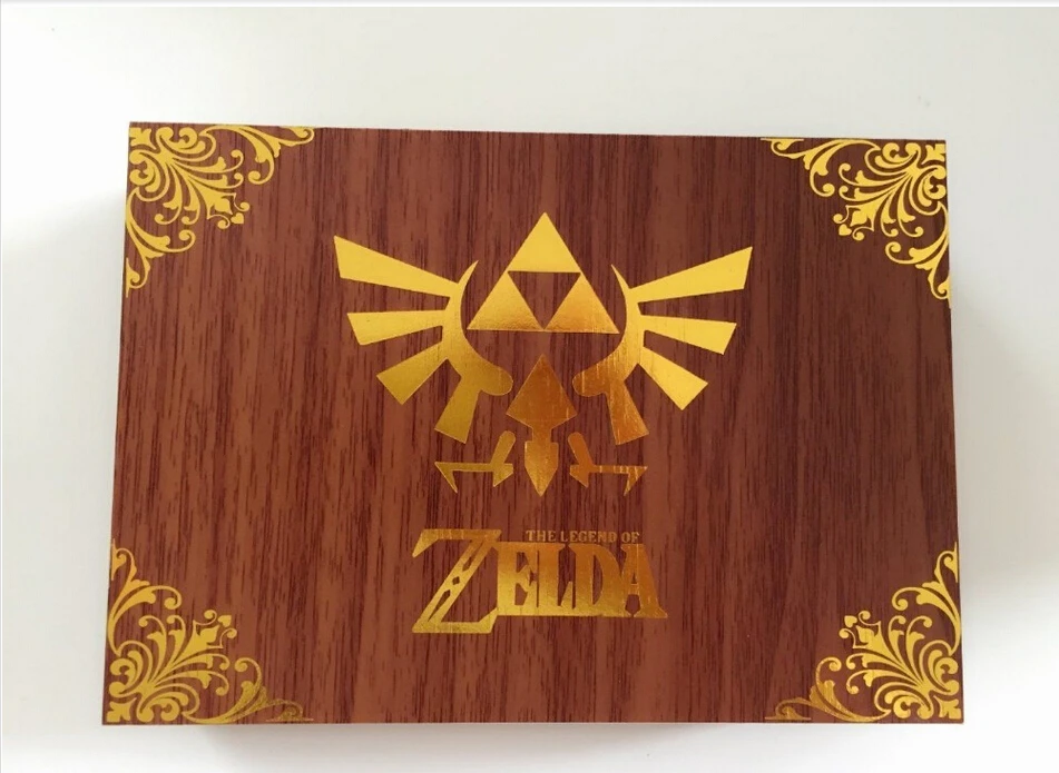 10 ./.  ,  Triforce Hylian Shield & Master    //,