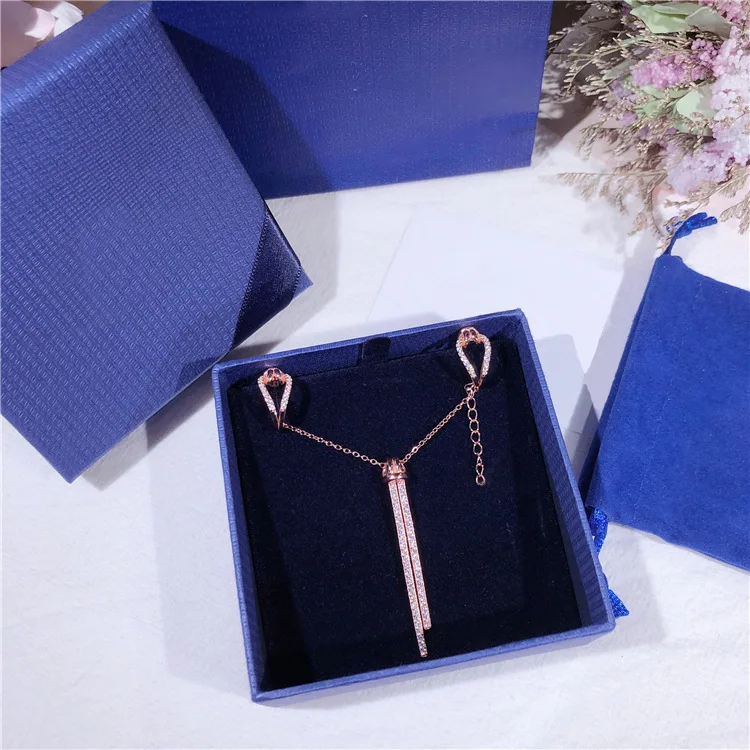 

Simple Designer Refreshing Sparkling Zircon Knot Pendant Necklace Pure 925 Sterling Silver Women Chain Necklace Cute Gift