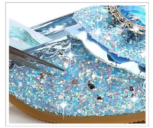 Новые сандалии для девочек модные летние кожаные туфли принцессы Эльзы на