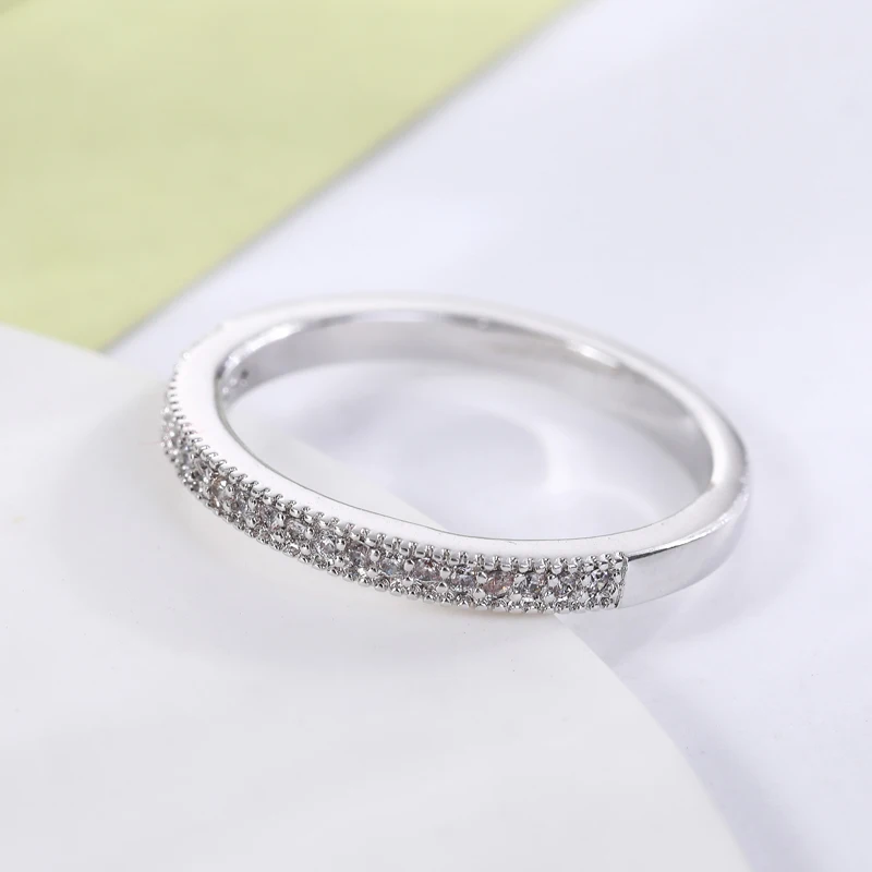 ChengLong полукруговое обручальное кольцо с фианитом в родиевом чехле | Украшения и