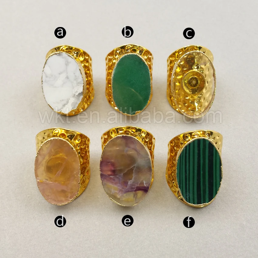 Овальное кольцо из натурального малахита регулируемое с зеленой полосой для