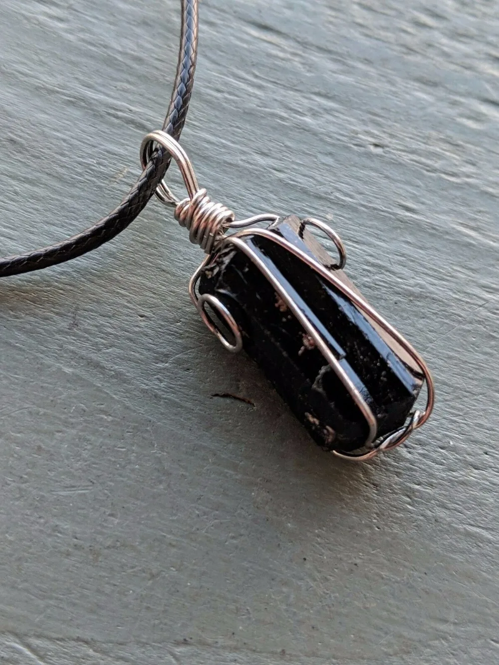 Натуральные агрицит шорл камень необработанные камни черный турмалин ожерелья