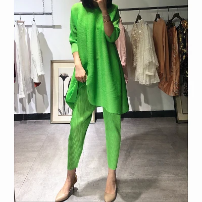Miyake Однотонная футболка с круглым вырезом три четверти и широкие брюки костюм в