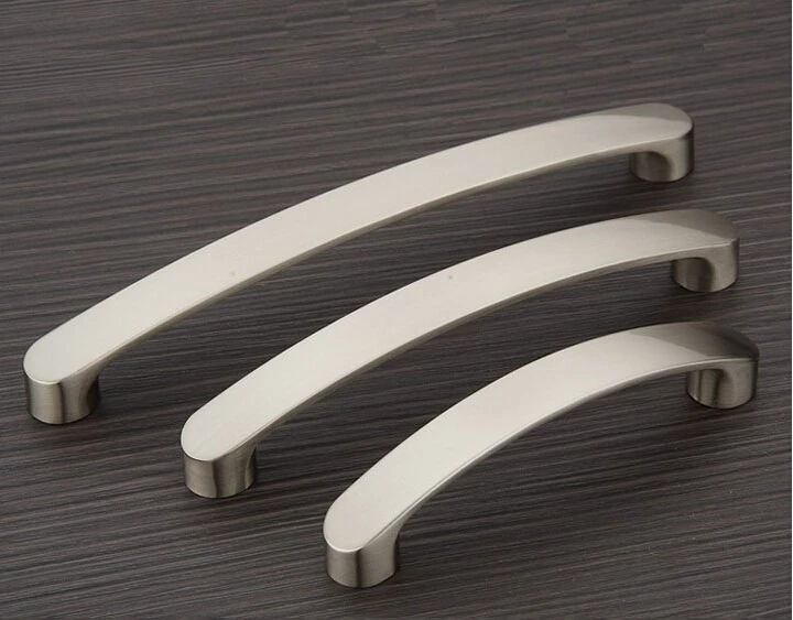 

Zinc Alloy handle drawer handle furniture handle cabinet handle glossy side( C:C: 96MM L: 110MM )