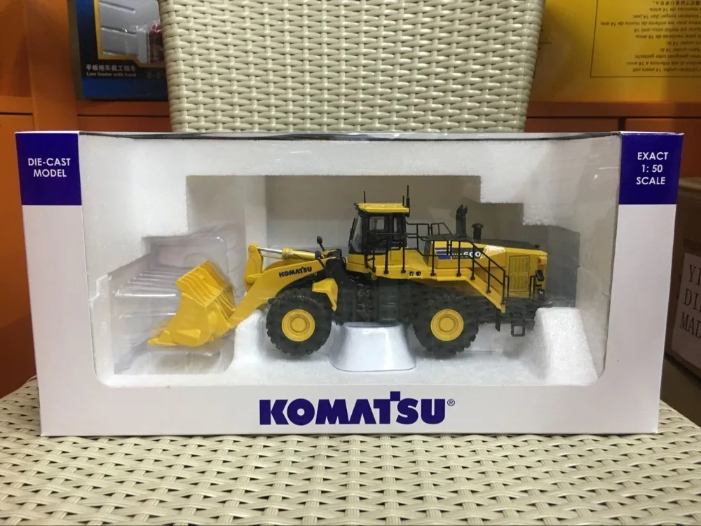 Оригинальная модель литья под давлением 1:50 весы UH8127 Комацу строительная игрушка