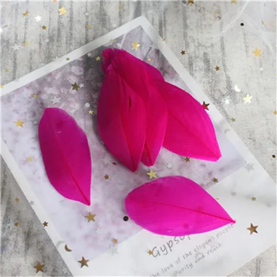 rose red 50pcs Plumes лебединые перья 5-9 см красочные окрашенные DIY натуральные гусиные перья для домашнего декора серьги ювелирные изделия Аксессуары для одежды 50 шт - Цвет: rose red 50pcs