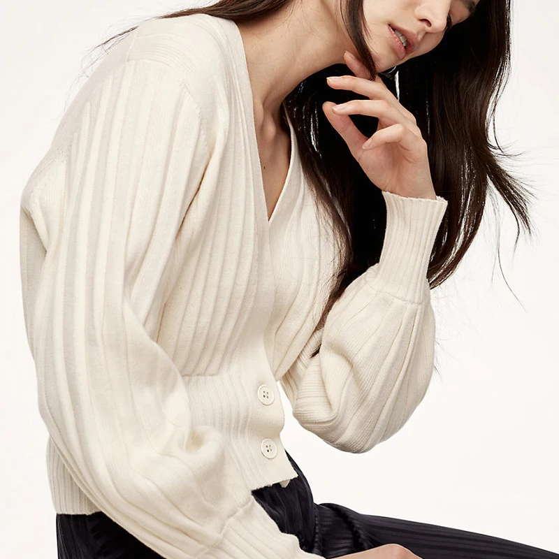 Женский Укороченный трикотажный кардиган с V-образным вырезом |