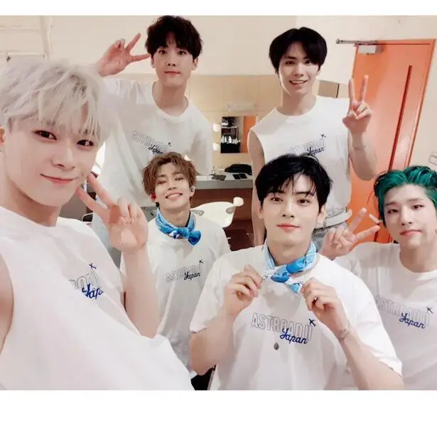 Футболка с принтом Kpop astro astroad летняя 5 цветов унисекс коротким рукавом для