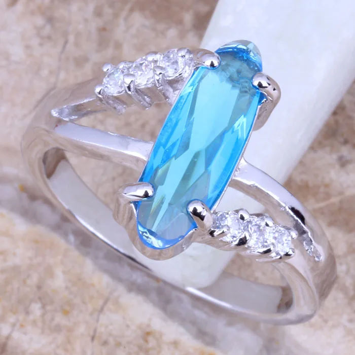 Очаровательное женское кольцо с белым фианитом и серебряным покрытием Размер