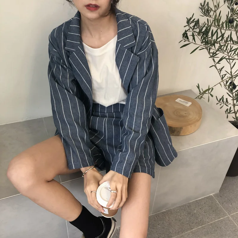 2019 Real Shot Spring New Loose Striped Jacket Small Suit Female + Wild Shorts Two-piece |