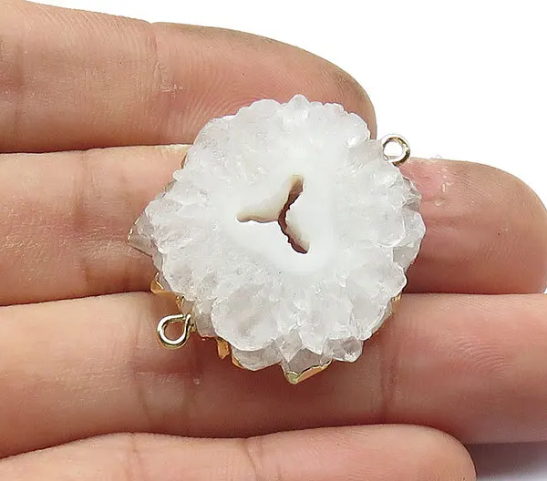 Подвеска из сталактита срез жеоды с друзой белая YA1123 золотого цвета | Украшения и