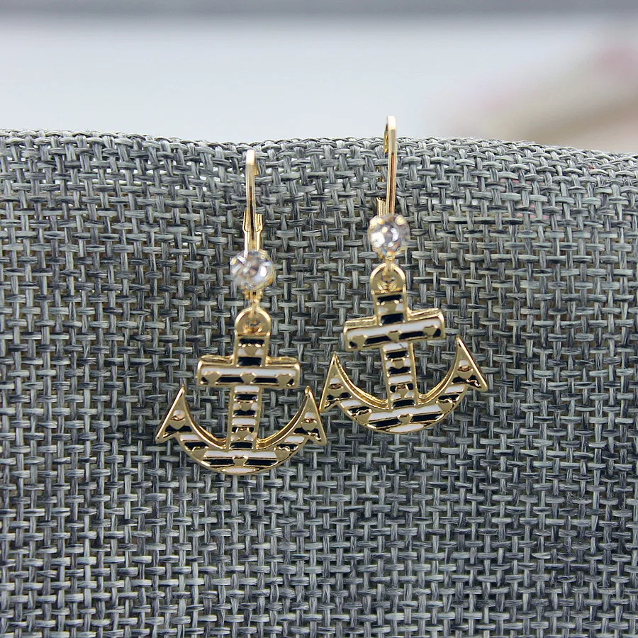 Стильные серьги гвоздики 2014 Новая мода и чистый свежий элегантный контрактный