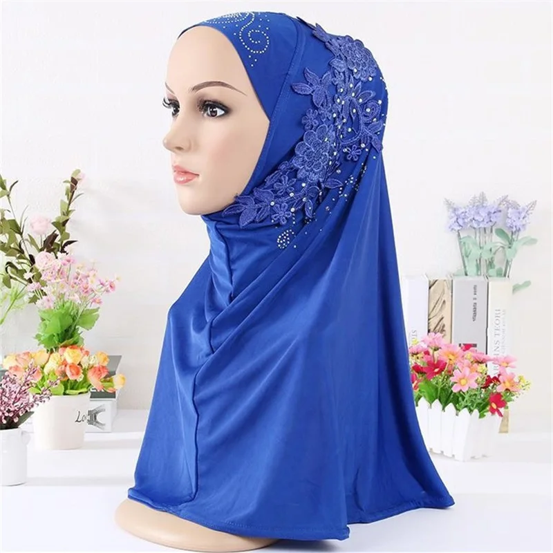 Scarf Hijabs Bandanas Cotton Hollow Flower Embroidery Cap Muslim Hijab Islamic Scarves Headscarf 2017 Women Girls Fashion Colors |