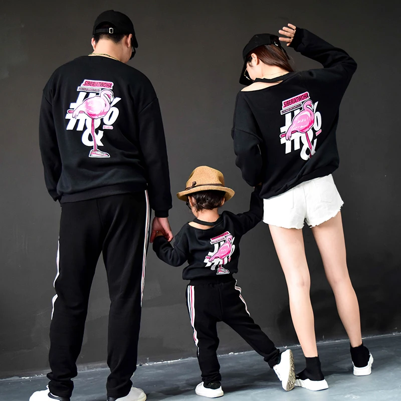 Mother and Daughter Matching Clothes Top Winter Tee Shirt Off Shoulder Sweatshirts for Family Sweaters Father Son Clothing | Мать и