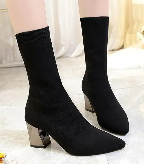 Женские ботинки Martin на толстом высоком каблуке черные с острым носком шерстяные