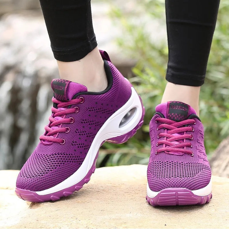 Женские спортивные кроссовки на толстой подошве женские для бега с воздушной