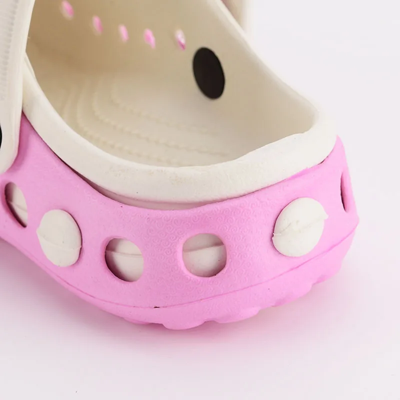 

2019 New Style Fashion man Summer slipper Change Color Sandals men slippers unisex Hollow Beach Shoes Leisure BF05