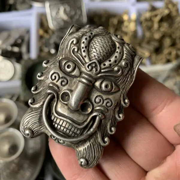 

Retro Silver Bronze Sculpture Miao Yinhu Head Belt Button Silver-plated Silver Waist Button