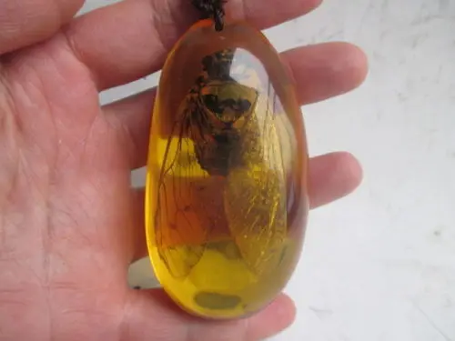 

3.11 inch / Elaborate Chinese artificial amber cicada necklace pendant