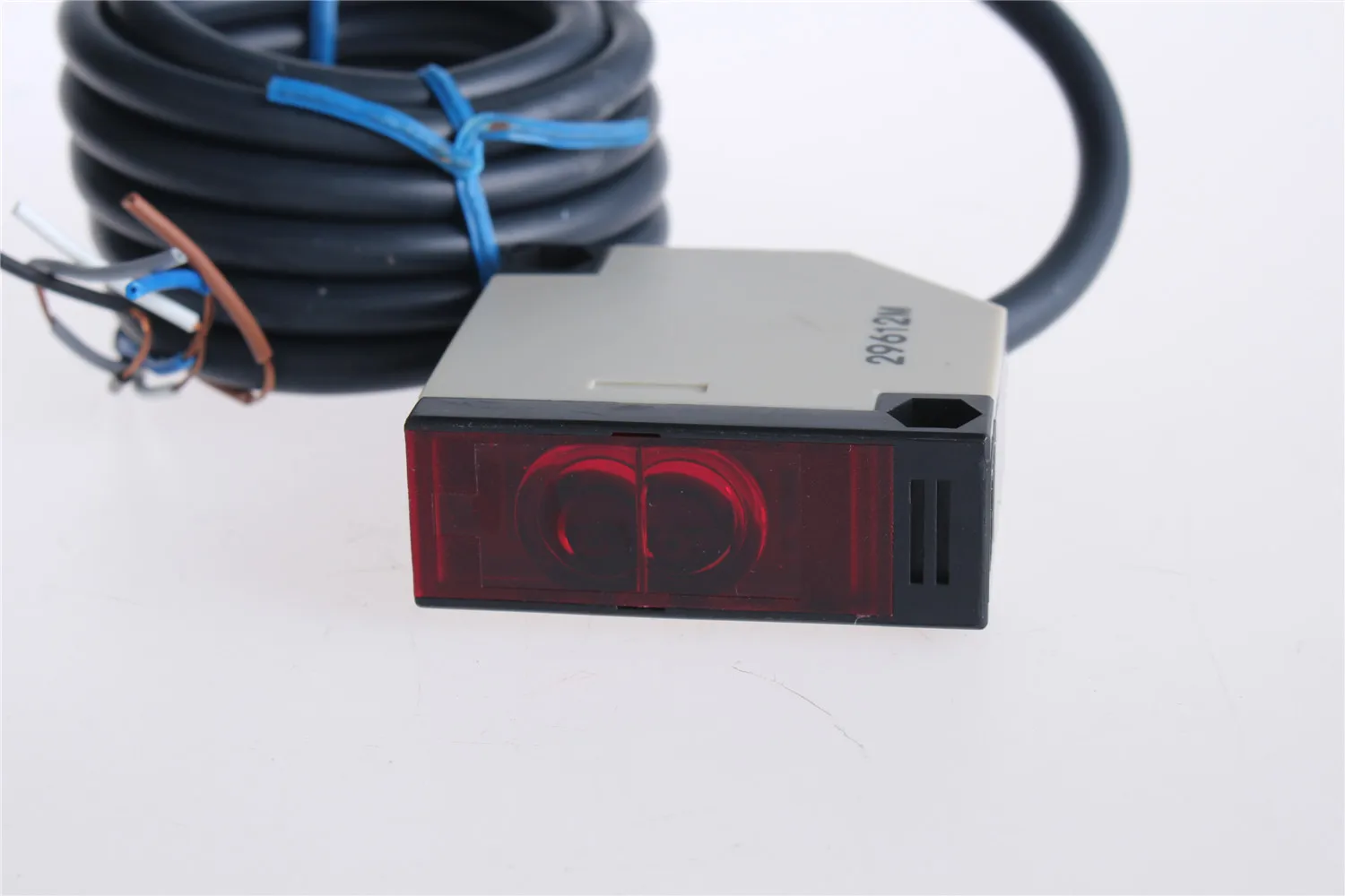 Фотоэлектрический переключатель с датчиком рассеивания света световое реле на