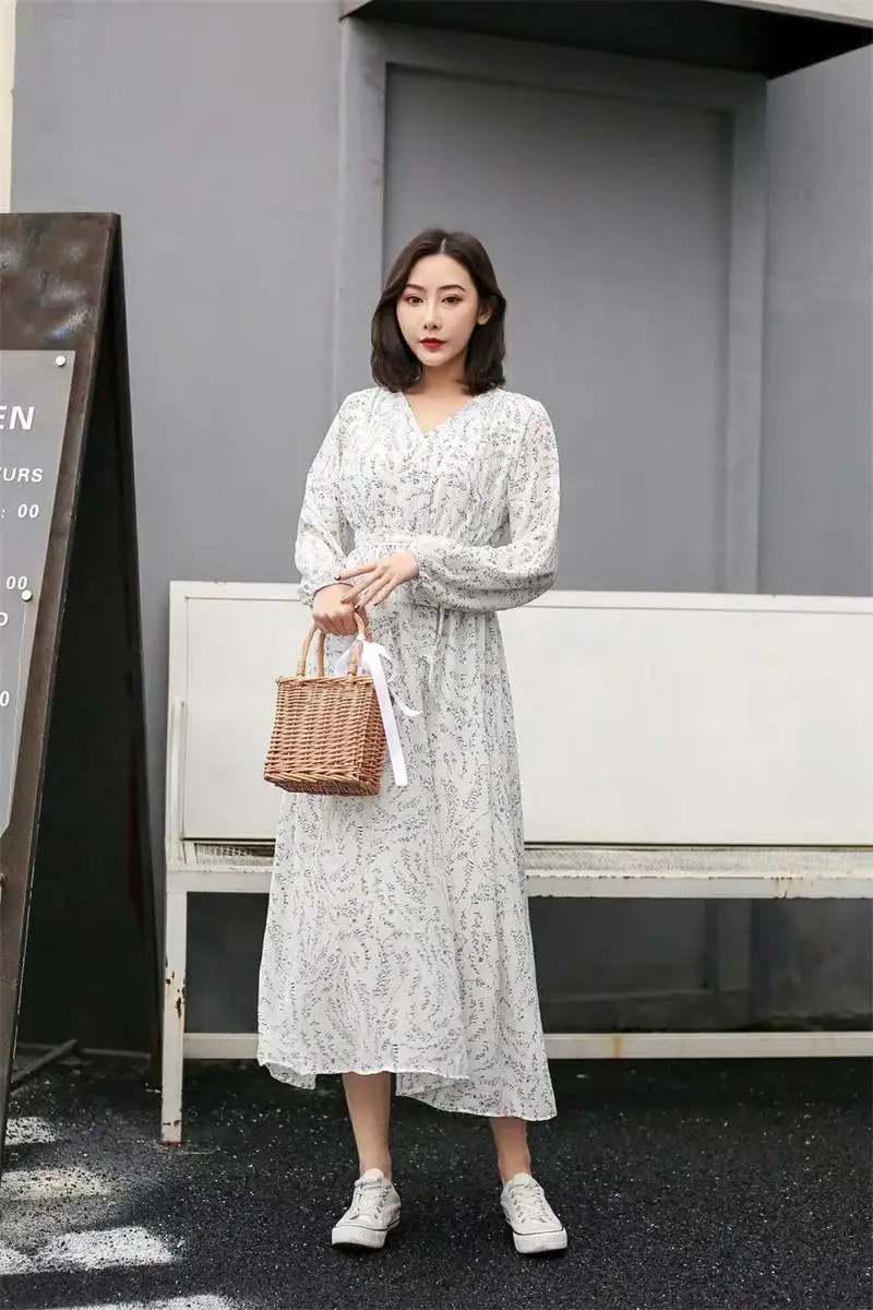 

New Slim V-neck Chiffon Dress With A Simple Belt Bow Dress