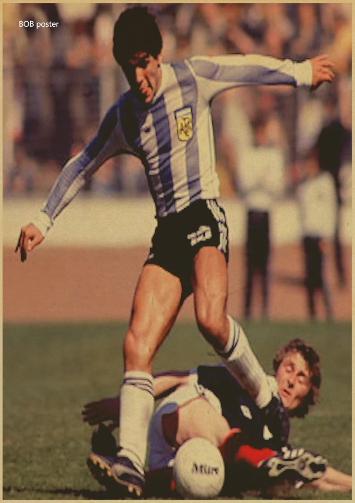 P081 Diego Armando Maradona настенные плакаты Футбольная звезда крафт-бумага Ретро плакат домашний декор Дом Бар Паб гостиная ВИНТАЖНЫЙ ПЛАКАТ - Цвет: P081