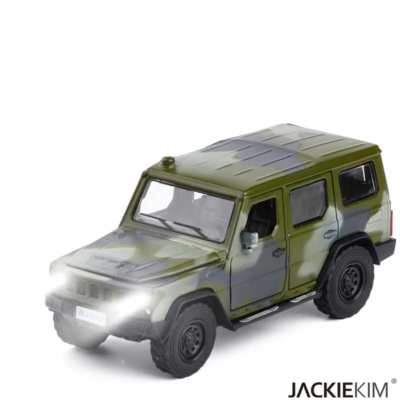 Модель автомобиля из сплава со звуком и светом игрушечная машинка 1/32 BJ80 Warrior SUV
