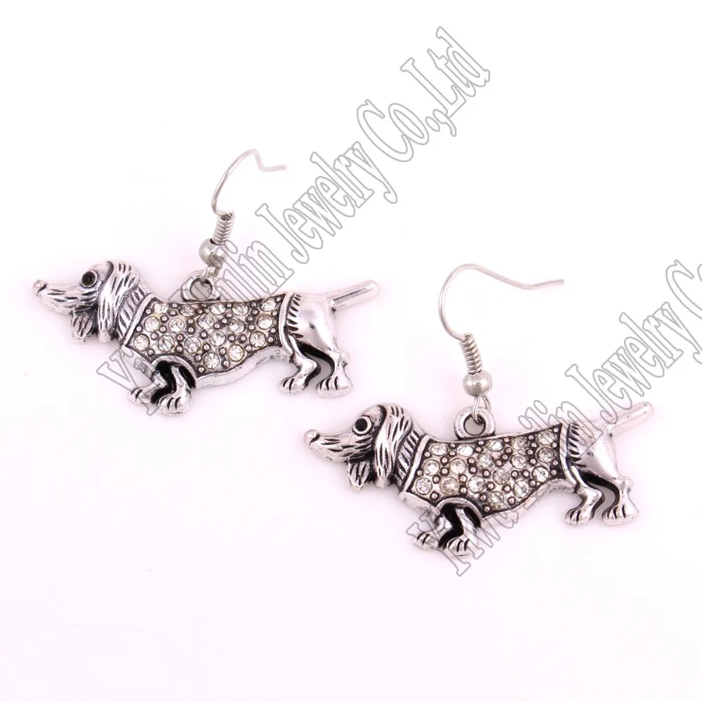 Новое поступление серьги с родиевым покрытием со сверкающими кристаллами |