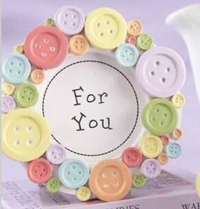 

wholesale 500pcs Baby Shower Favors Mini Lovely Button Baby Photo Frame Card Holder Wedding Favors