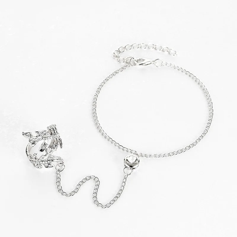 

Conjoined Ring Bracelet Hand Back Chain Exaggerated Rhinestone Finger Ring Jewelries Crystal Paved Leaf Rings Chain Bracelet