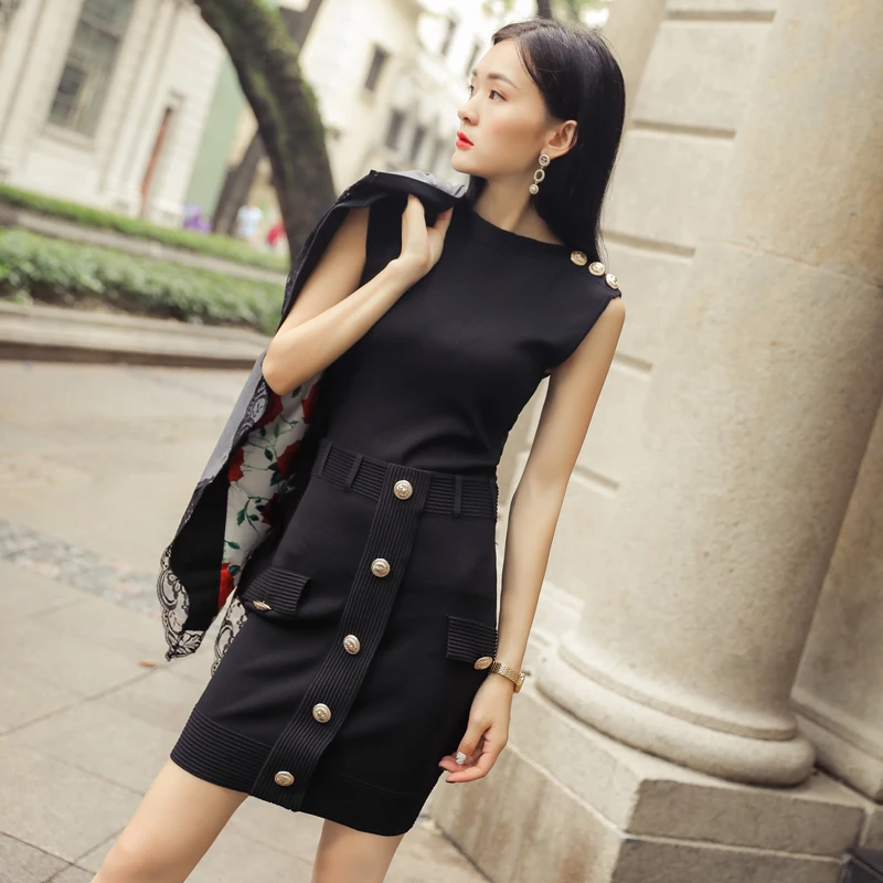 

CBAFU black knitting skirt suit women 2 piece set sleeveless tops sweater elastic waist mini skirt suit lion button runway set