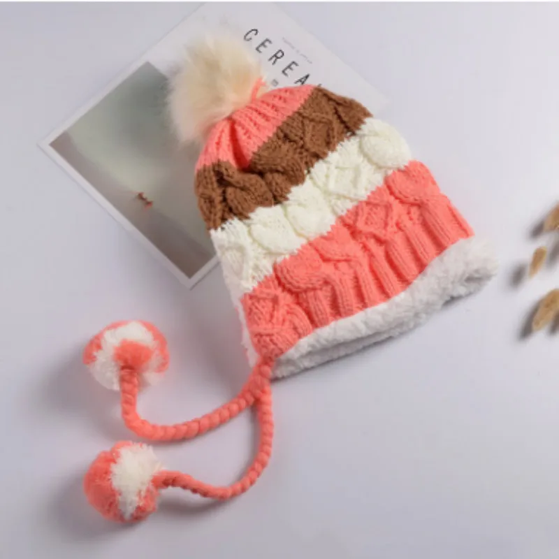 

Plus Velvet Warm Earflap Hat For Women Girl Fashion Pompom Knitted Bomber Hat Patchwork Fleece Lining Riding Ear Flap Cap Bonnet