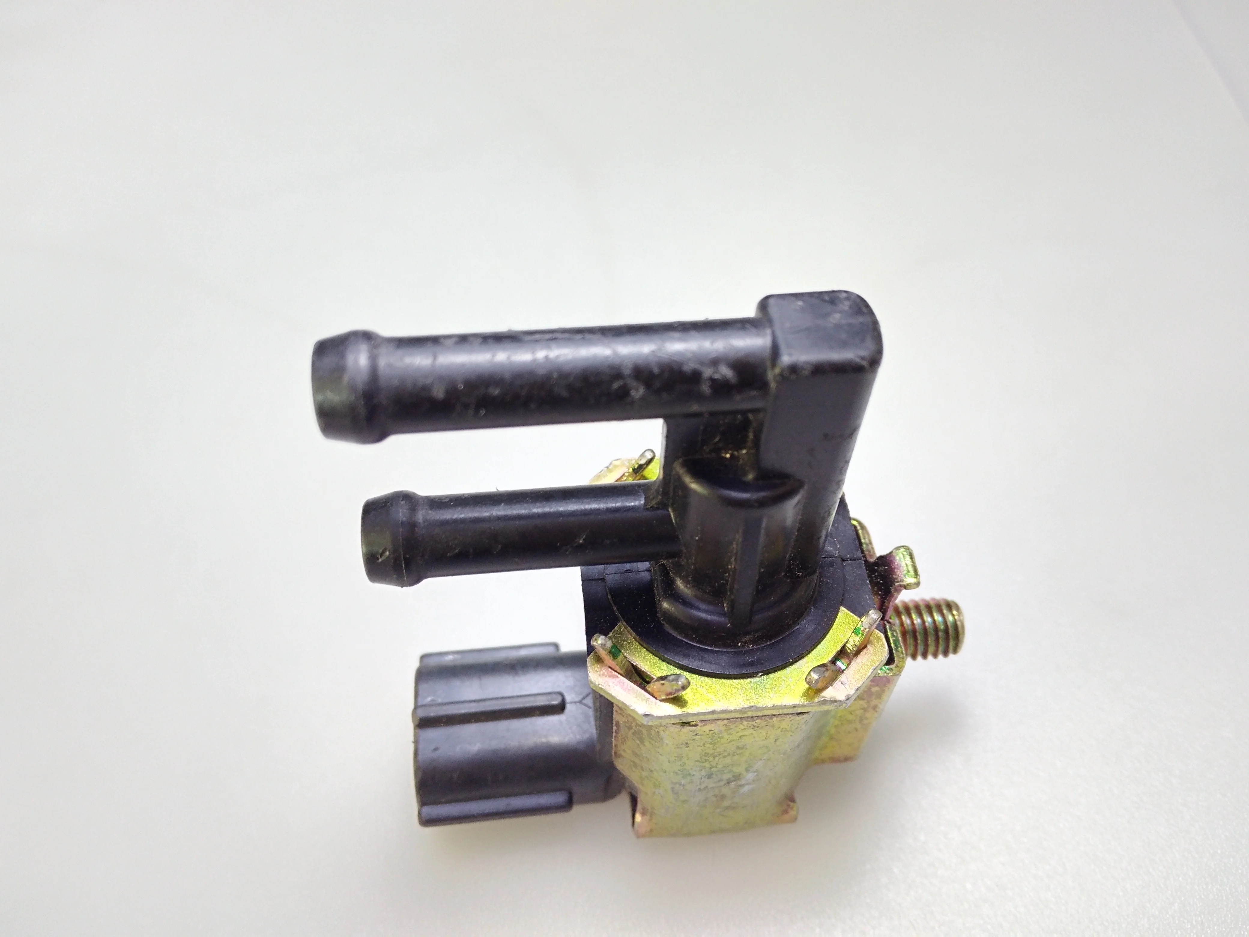 OEM K5T48486 K5T48290 18117 52G00 1811752G00 Соленоидный клапан очистки паровой канистры|Клапаны и