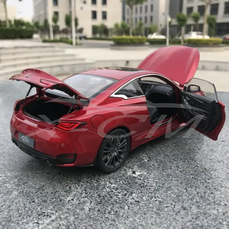 Литая под давлением модель автомобиля Infiniti Q60 купе 1:18(красный)+ маленький подарок