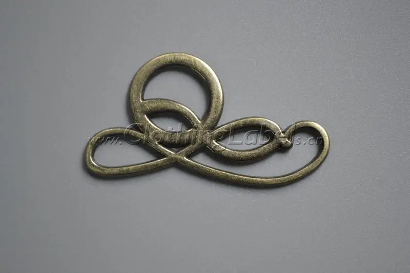 Металлическая этикетка неправильной формы на заказ для сумок одежды обуви