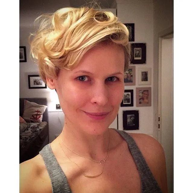 Сверкающее ожерелье с подвеской в виде изогнутой трубки Женское Ожерелье |